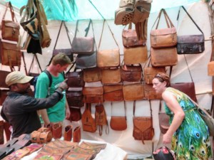 2015-03-25 Goa 03 Anjuna market - Copy